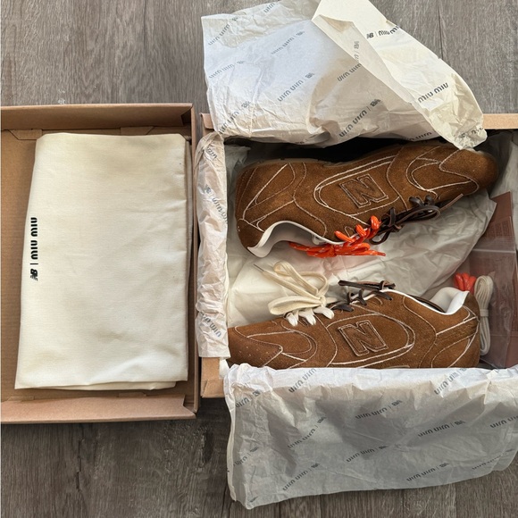 New Balance x Miu Miu 530 ‘Cinnamon’ - Picture 3 of 3